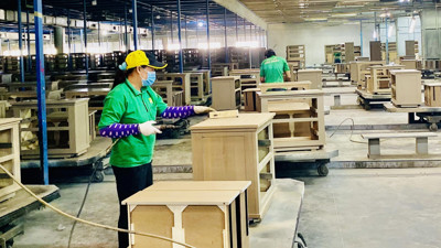Xuất khẩu hàng hoá có tín hiệu “ấm dần”