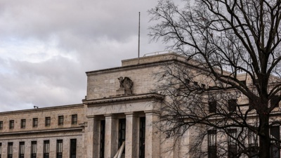Lạm phát cao trở lại, Fed khó giảm lãi suất