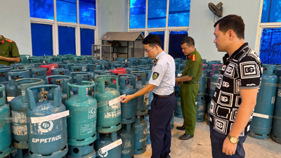 Phát hiện cơ sở san, chiết, nạp lượng lớn LPG trái phép tại Bắc Ninh