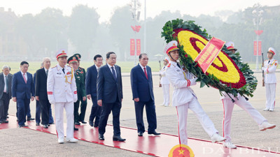 Lãnh đạo Đảng, Nhà nước viếng Chủ tịch Hồ Chí Minh và Anh hùng Liệt sỹ