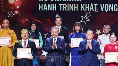 Tổng Bí thư Tô Lâm dự Chương trình 'Hồ Chí Minh-Hành trình khát vọng 2024'