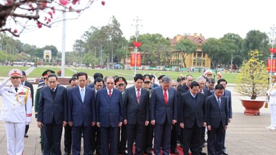 Lãnh đạo Đảng, Nhà nước vào Lăng viếng Chủ tịch Hồ Chí Minh nhân kỷ niệm 95 năm Ngày thành lập Đảng