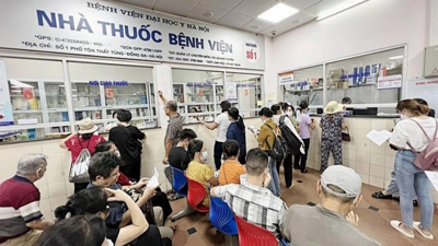 Phát thuốc 2 tháng/lần cho bệnh nhân mạn tính: "Lợi đôi đường"