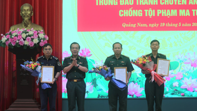Khen thưởng các đơn vị phá thành công chuyên án ma túy hơn 14kg từ Lào về Việt Nam