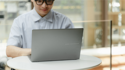 Mỏng nhẹ, pin lâu, chip Intel® Core™ H-series, Vivobook S có giá cao nhất là 26 triệu đồng