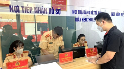 Từ 1/7, người dân được đăng ký xe tại tất cả công an cấp xã trong tỉnh, thành phố 