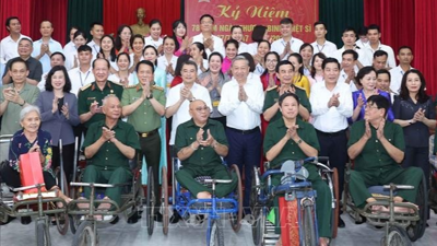 Tổng Bí thư Tô Lâm: Người có công là tài sản quý, là biểu tượng của ý chí, nghị lực Việt Nam Tổng Bí thư Tô Lâm: Người có công là tài sản quý, là biểu tượng của ý chí, nghị lực Việt Nam