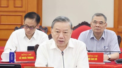 Tổng Bí thư Tô Lâm chủ trì làm việc với Ban Thường vụ Thành ủy Hà Nội và Thành phố Hồ Chí Minh