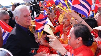 Bí thư thứ Nhất, Chủ tịch nước Cuba và Phu nhân đến Hà Nội, bắt đầu thăm cấp Nhà nước, dự Lễ kỷ niệm 80 năm Quốc khánh Việt Nam