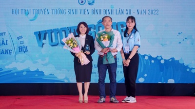 Tập đoàn Hưng Thịnh đồng hành cùng Quỹ học bổng Quang Trung