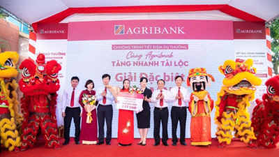 Khách hàng thứ 2 nhận giải thưởng 01 tỷ đồng khi gửi tiết kiệm tại Agribank