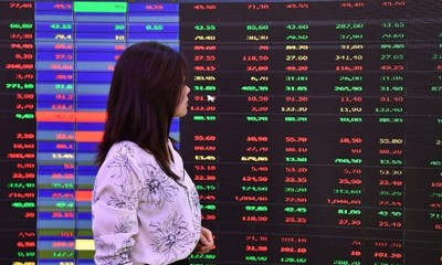 Dòng tiền chớp cơ hội, VN-Index lội ngược dòng phút chót