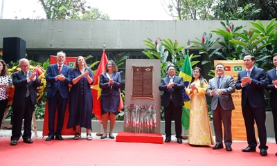 Đặt biển tôn vinh Chủ tịch Hồ Chí Minh tại Brazil