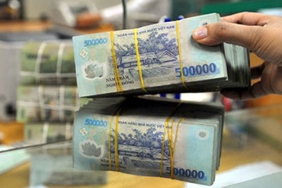 Ngân hàng bớt lãi “khủng”: Mừng hơn lo