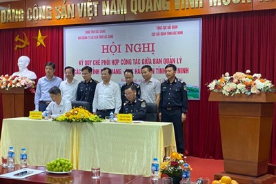 Hải quan Bắc Ninh ký kết Quy chế phối hợp với Ban Quản lý các khu công nghiệp Bắc Giang