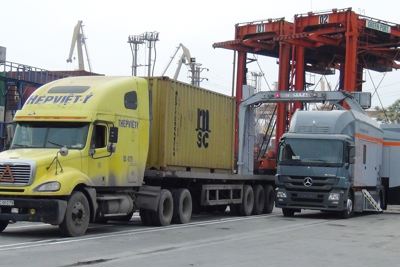 Dừng đưa hàng qua khu vực giám sát và kiểm tra hàng hóa chuyển cửa khẩu bằng máy soi container