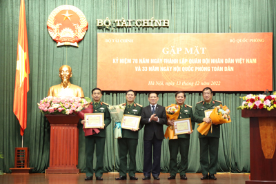 Bộ Tài chính và Bộ Quốc phòng gặp mặt nhân dịp kỷ niệm Ngày thành lập Quân đội nhân dân Việt Nam