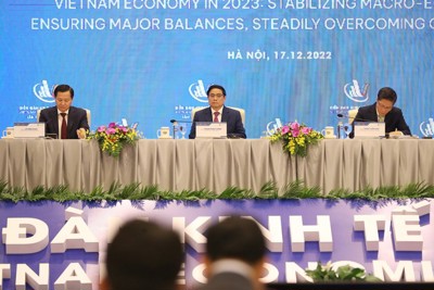 Khai mạc phiên toàn thể cấp cao Diễn đàn Kinh tế Việt Nam lần thứ 5 