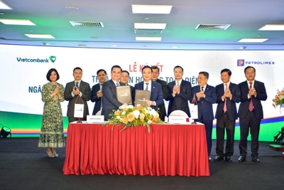 Vietcombank và Tập đoàn xăng dầu Việt Nam ký kết thỏa thuận hợp tác toàn diện	