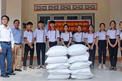 Xuất cấp hơn 33.508 tấn gạo hỗ trợ học sinh học kỳ II 