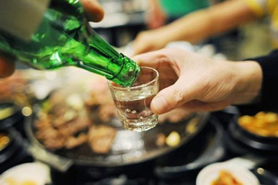 Tăng thuế tiêu thụ đặc biệt với thuốc lá, rượu, bia nhằm hạn chế tiêu dùng