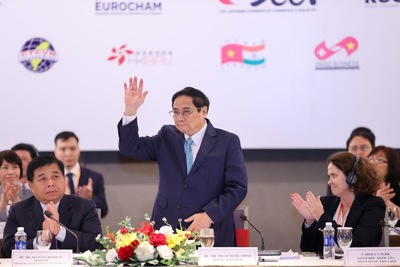 Đồng hành thúc đẩy tăng trưởng xanh