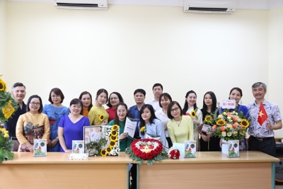 Tổ chức "Hội thi cắm hoa nghệ thuật" chào mừng kỷ niệm 98 năm Ngày Báo chí Cách mạng Việt Nam