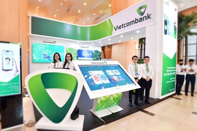 Vietcombank khuyến khích khách hàng chuyển đổi thẻ từ sang thẻ chip