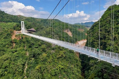 Những cây cầu kính độc đáo ở Việt Nam