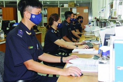 Cục Hải quan TP. Hồ Chí Minh tăng tỷ lệ kiểm tra hàng hóa qua máy soi