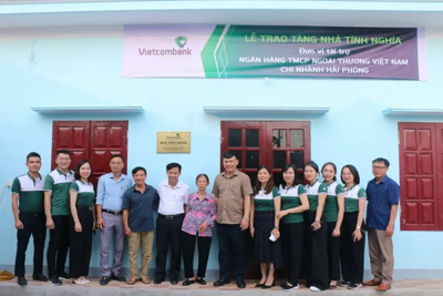 Vietcombank Hải Phòng tặng nhà cho các hộ nghèo tại Thái Bình