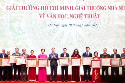 Tạm ứng 30,8 tỷ đồng chi trả tiền giải thưởng cho các tác giả