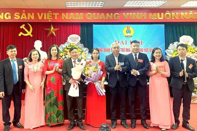 Tăng cường giáo dục chính trị, tư tưởng cho cán bộ, đảng viên 