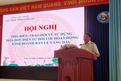Cục Thuế Long An phổ biến sử dụng hóa đơn điện tử cho doanh nghiệp bán lẻ xăng dầu