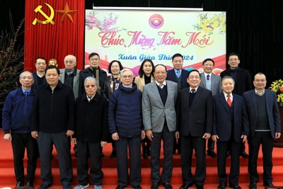 Gặp mặt, tri ân các cán bộ hưu trí nhân dịp Xuân Giáp Thìn