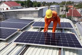 Khuyến khích phát triển điện mặt trời mái nhà tự sản, tự tiêu