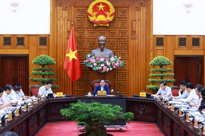 Kiểm soát chặt lạm phát, thúc đẩy tăng trưởng kinh tế