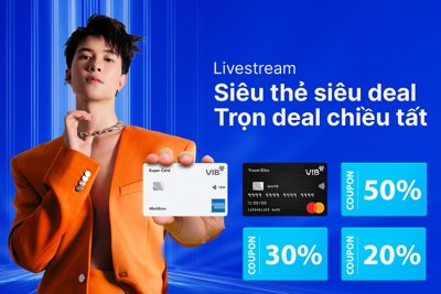 Anh Tú Atus livestream kể chuyện du lịch và tặng quà cho khán giả 