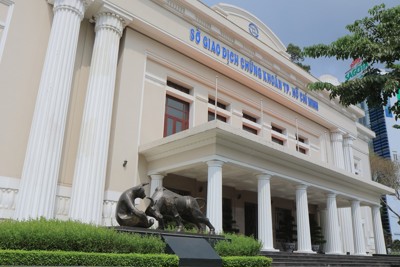 Thị trường chứng khoán Việt Nam “trưởng thành” sau một phần tư thế kỷ Thị trường chứng khoán Việt Nam “trưởng thành” sau một phần tư thế kỷ