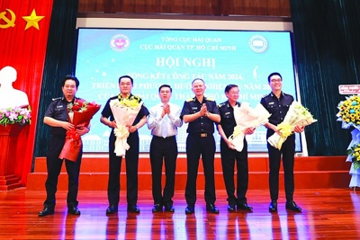 Hải quan TP Hồ Chí Minh: Tiên phong chuyển đổi số, đón đầu kinh tế số Hải quan TP Hồ Chí Minh: Tiên phong chuyển đổi số, đón đầu kinh tế số