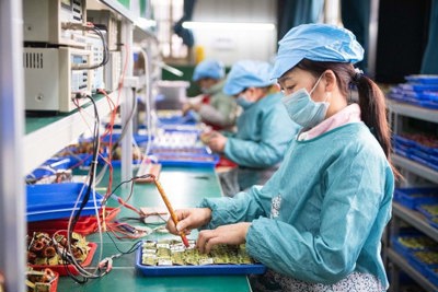 PMI tháng 4 giảm về 45,6 điểm:  Tín hiệu mở cho chính sách khi giá bán lao dốc