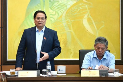 "Trong điều kiện đặc biệt, phải có chính sách đặc biệt, linh hoạt" để đạt mục tiêu tăng trưởng "Trong điều kiện đặc biệt, phải có chính sách đặc biệt, linh hoạt" để đạt mục tiêu tăng trưởng