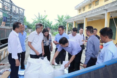 Kiểm tra công tác nhập gạo tại Chi cục Dự trữ Nhà nước khu vực I