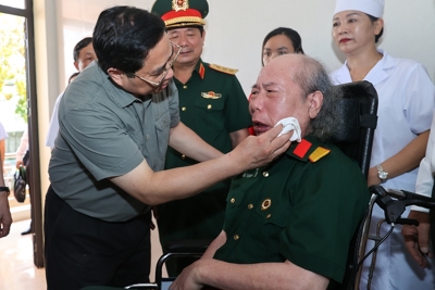 Trình Chủ tịch nước tặng quà cho hơn 1,5 triệu người có công với cách mạng