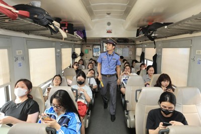 Giảm 10% giá vé tàu cho học sinh đi thi tốt nghiệp THPT và thi đại học, cao đẳng