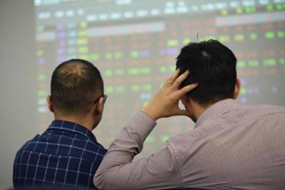 VN-Index “đánh võng” quanh đỉnh, kết phiên như ý