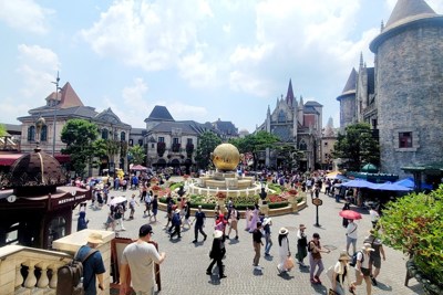 EMAGAZINE: Du lịch: Vén "màn đêm", tăng tốc, bứt phá tăng trưởng