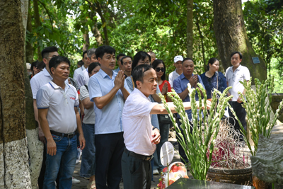 Chùm ảnh: Tạp chí Kinh tế -Tài chính tổ chức sinh hoạt chính trị tại Khu Di tích lịch sử K9 – Đá Chông Chùm ảnh: Tạp chí Kinh tế -Tài chính tổ chức sinh hoạt chính trị tại Khu Di tích lịch sử K9 – Đá Chông
