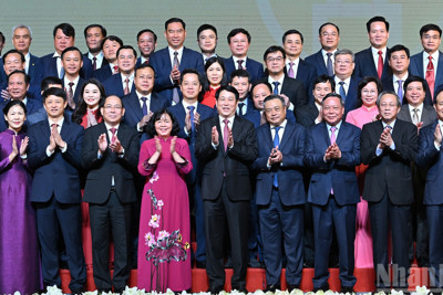 Chùm ảnh: Chủ tịch nước Lương Cường dự Lễ công bố về sắp xếp các đơn vị hành chính cấp xã của thành phố Hà Nội Chùm ảnh: Chủ tịch nước Lương Cường dự Lễ công bố về sắp xếp các đơn vị hành chính cấp xã của thành phố Hà Nội