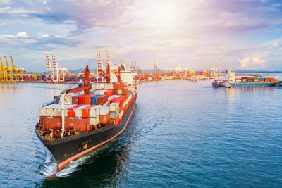 Thực hiện các giải pháp phát triển hiệu quả vận tải đường thủy